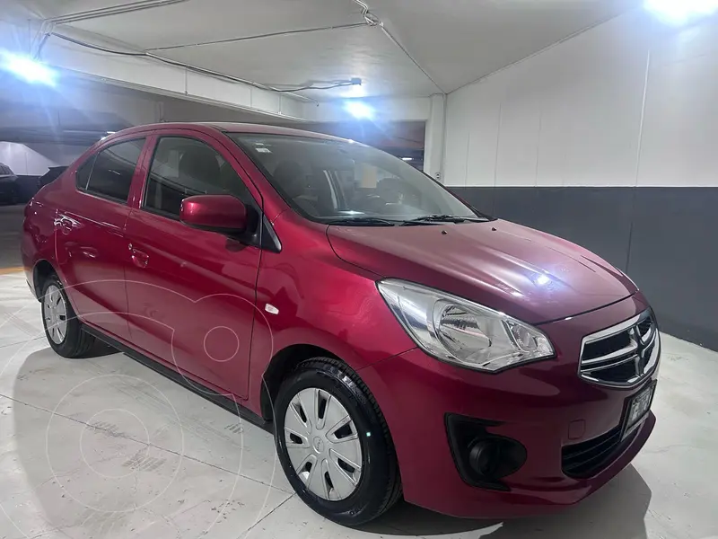 Foto Dodge Attitude SE usado (2023) color Rojo Cobrizo precio $229,000