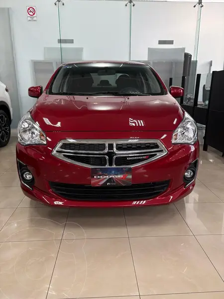 Foto Dodge Attitude SXT Aut usado (2024) color Rojo precio $300,603
