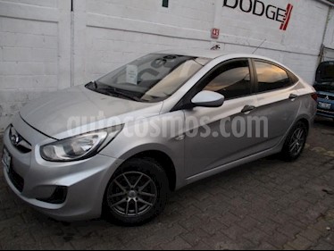 foto Dodge Attitude 4p GL L4/1.6 Aut usado (2012) color Plata precio $130,000
