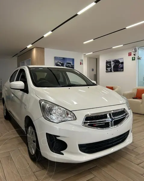 Foto Dodge Attitude SE usado (2023) color Blanco precio $209,999