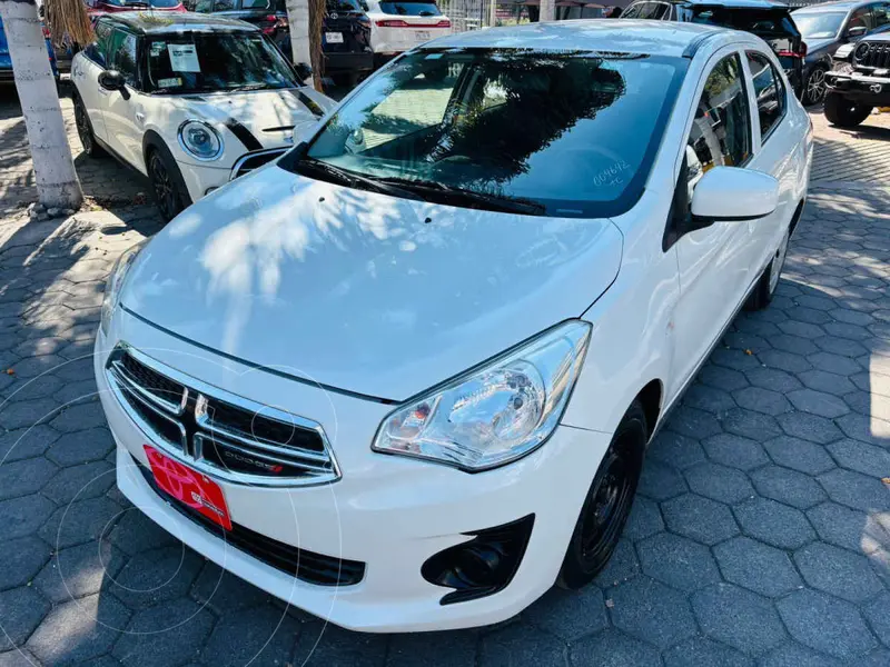 Foto Dodge Attitude SE usado (2023) color Blanco financiado en mensualidades(enganche $50,794 mensualidades desde $4,512)