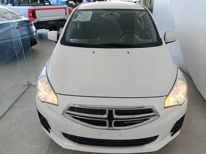 Foto Dodge Attitude SE Aut usado (2023) color Blanco financiado en mensualidades(enganche $42,000 mensualidades desde $5,500)
