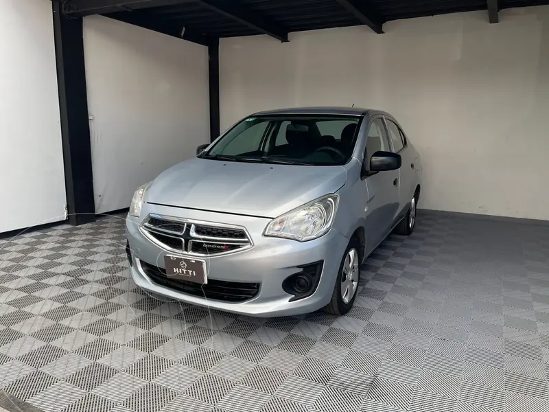 Foto Dodge Attitude SE usado (2016) color plateado precio $129,000