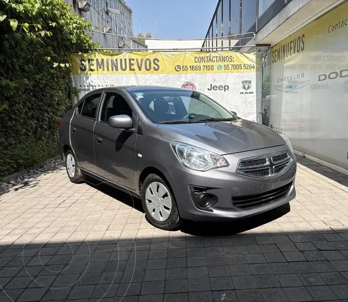 Foto Dodge Attitude SE usado (2024) color Gris precio $235,000