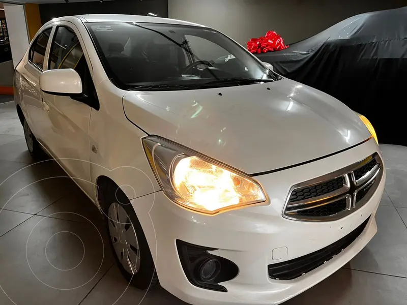 Foto Dodge Attitude SE Aut usado (2023) color Blanco financiado en mensualidades(enganche $89,870 mensualidades desde $3,861)