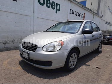 Dodge Attitude 4P GL 1.6L TA R-14 usado (2011) color Plata precio $98,000