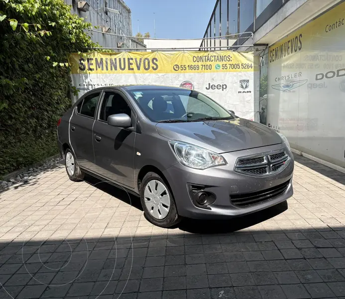 Foto Dodge Attitude SE usado (2024) color Gris precio $229,000