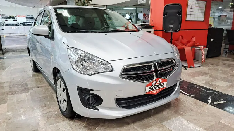 Foto Dodge Attitude SE Aut usado (2023) color plateado financiado en mensualidades(enganche $77,595 mensualidades desde $4,171)