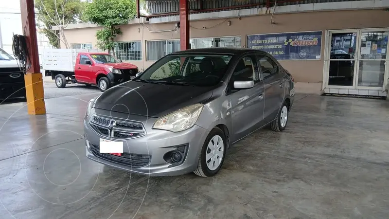 Foto Dodge Attitude SE usado (2017) color Plata precio $133,000