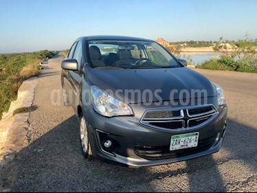 foto Dodge Attitude SXT Aut usado (2015) color Gris precio $123,500