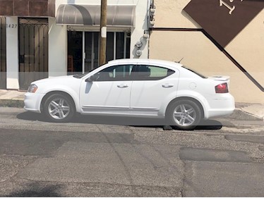 Dodge Avenger 2.4L GTS Aut usado (2014) color Blanco precio $98,000