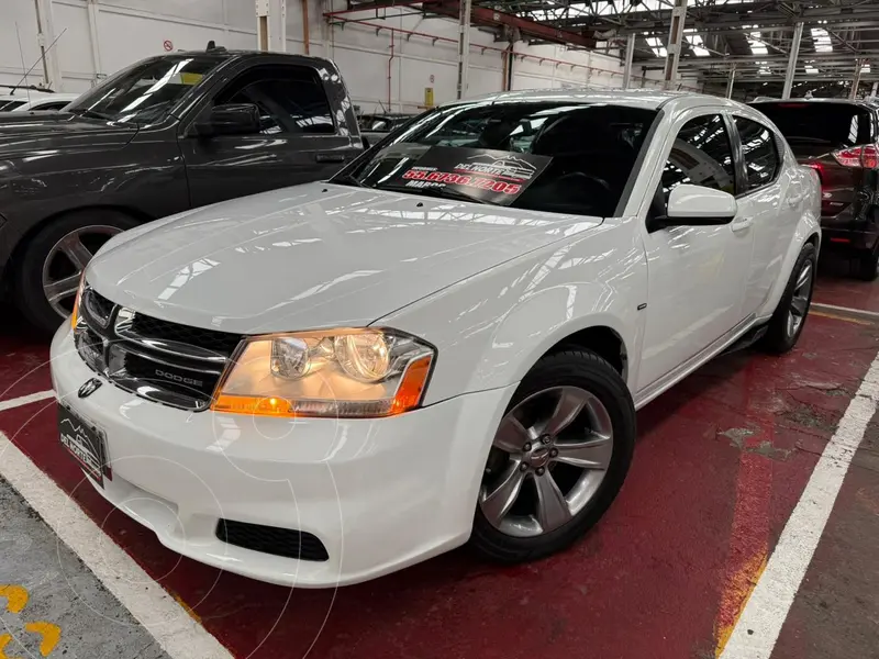 Foto Dodge Avenger SE 2.4L Aut usado (2011) color Blanco precio $124,500