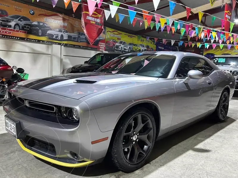 Foto Dodge Challenger 3.6L Dual Stripes usado (2017) color Granito precio $499,900