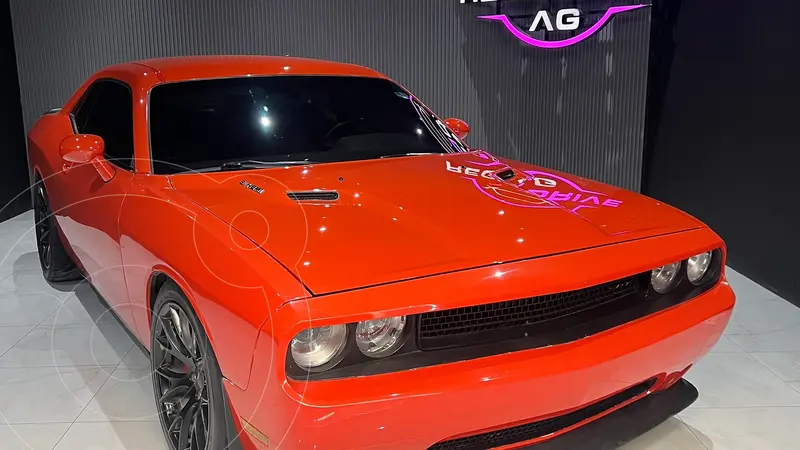 Foto Dodge Challenger SRT-8 usado (2008) color Naranja precio $339,900