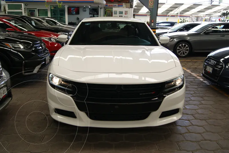 Foto Dodge Charger R-T usado (2019) color Blanco precio $379,500