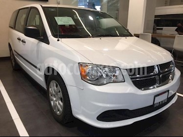 foto Dodge Grand Caravan 5p SE V6/3.6 Aut usado (2017) color Blanco precio $275,502