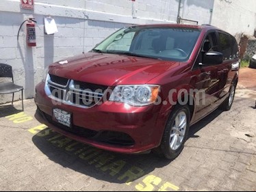 foto Dodge Grand Caravan 5p SXT V6/3.6 Aut usado (2017) color Rojo precio $375,000