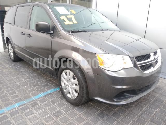 Dodge Grand Caravan 5P SE V6/3.6 AUT usado (2017) color Gris precio $300,000