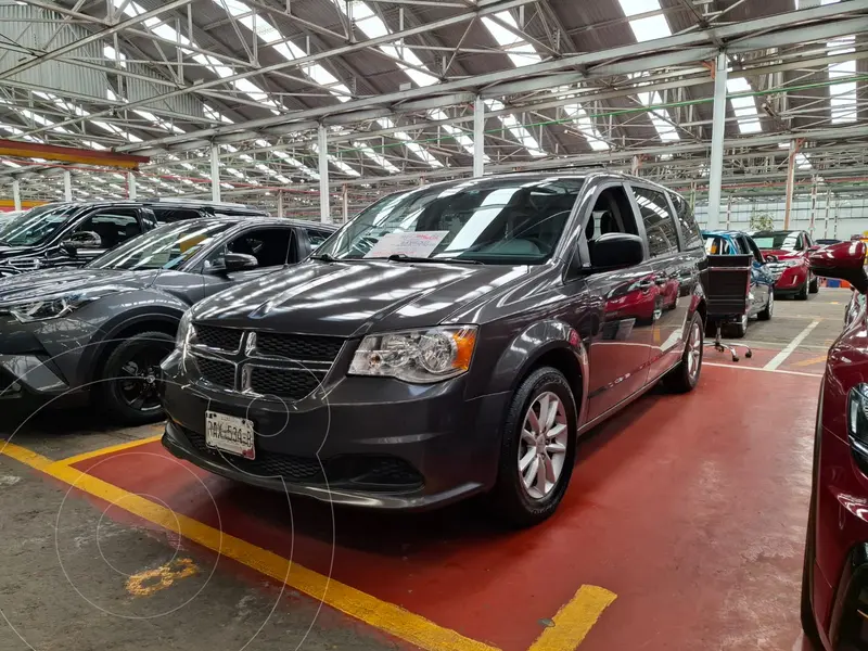 Foto Dodge Grand Caravan SXT usado (2019) color Plata Martillado financiado en mensualidades(enganche $69,600 mensualidades desde $6,200)