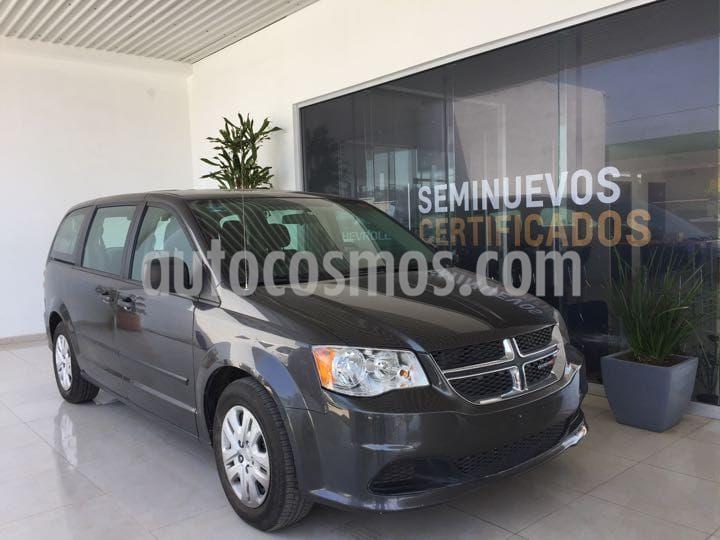 Dodge Grand Caravan SE usado (2017) color Granito precio $300,000