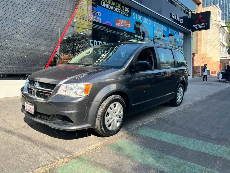 Foto Dodge Grand Caravan SE usado (2019) color Gris precio $245,000