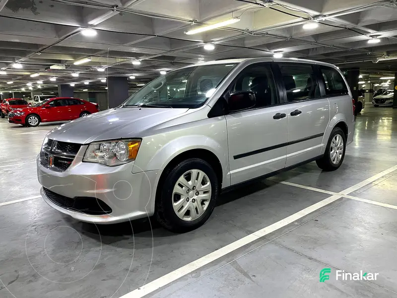 Foto Dodge Grand Caravan SE usado (2017) color plateado precio $165,000