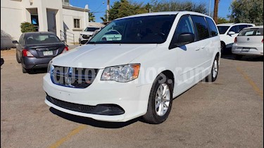 Dodge Grand Caravan 5p SXT Plus V6/3.6 Aut usado (2017) color Blanco precio $229,800