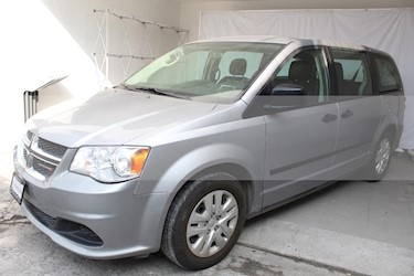 Foto venta Auto usado Dodge Grand Caravan SE (2017) color Gris precio $328,000
