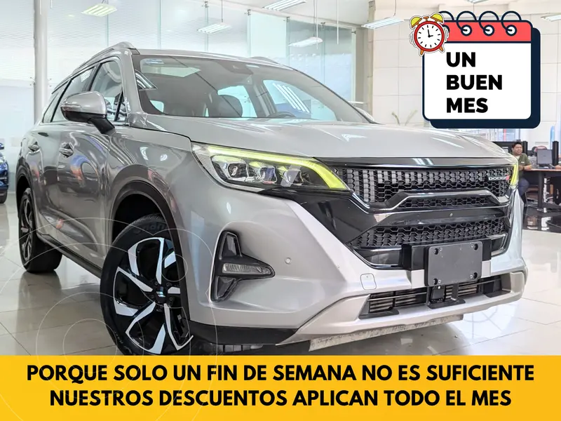 Foto Dodge Journey Sport usado (2022) color plateado precio $289,800