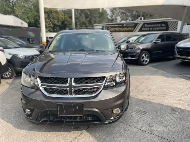Foto Dodge Journey R-T 3.6L NAV DVD usado (2015) color Granito precio $185,000