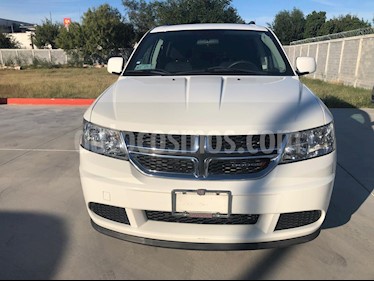 Foto Dodge Journey SE 2.4L usado (2012) color Blanco Perla precio $143,000