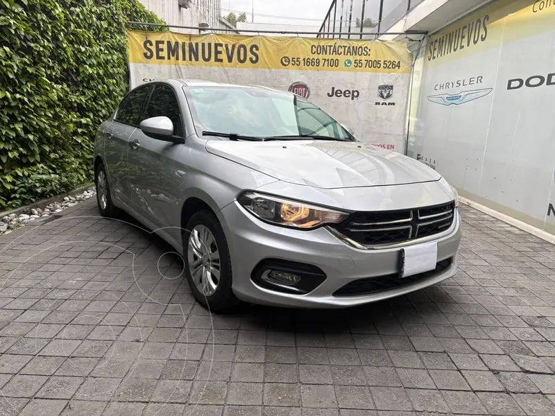 Foto Dodge Neon SXT Plus Aut usado (2017) color plateado precio $189,000