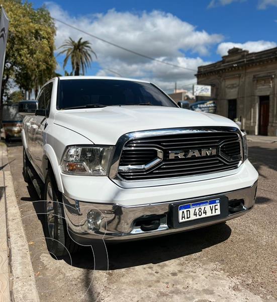 Foto Dodge Ram RAM 1500 5.7 D/CAB 4X4 LARAMIE usado (2019) color Blanco precio $11.000.000