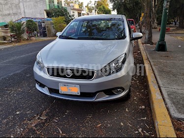 foto Dodge Vision 1.6L usado (2017) color Plata precio $132,000