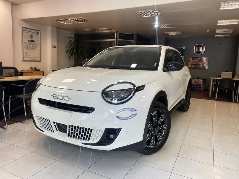 Foto FIAT 600 HYBRID 1.2L eDCT nuevo color Blanco Crema precio u$s35.000