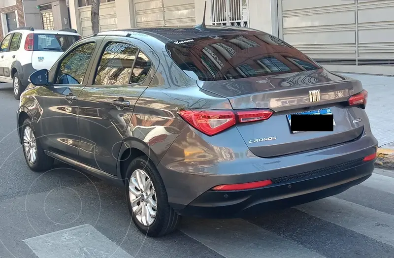 Foto FIAT Cronos 1.3L Drive usado (2022) color Gris precio $17.500.000