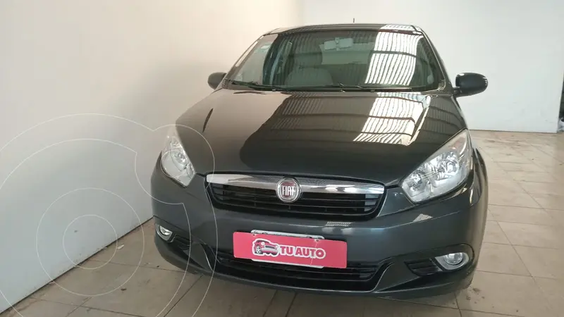 Foto FIAT Grand Siena Essence usado (2013) color Verde financiado en cuotas(anticipo $1.840.000)