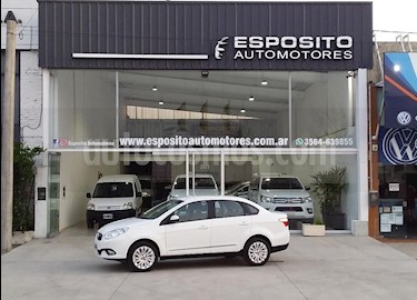 FIAT Grand Siena Essence usado (2013) color Blanco precio $350.000