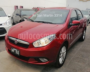 foto FIAT Grand Siena Essence Dualogic usado (2015) color Rojo Alpine precio $364.900