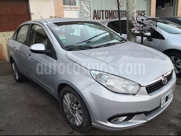 foto FIAT Grand Siena Essence usado (2014) color Gris Cromo precio $245.000