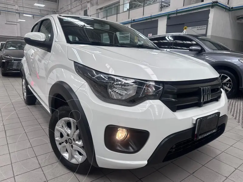 Foto Fiat Mobi Like usado (2024) color Blanco financiado en mensualidades(enganche $89,828 mensualidades desde $3,859)