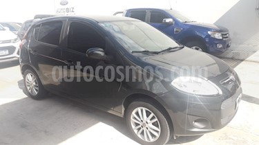 foto FIAT Palio 5P Essence usado (2014) color Negro Vulcano precio $359.000
