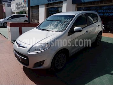 FIAT Palio 5P Essence usado (2017) color Gris Claro precio $520.000