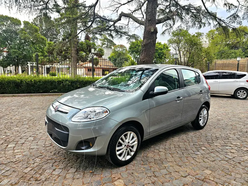 Foto FIAT Palio 5P Essence usado (2015) color Gris Cromo precio $13.888.000