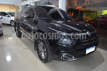 Foto FIAT Toro Volcano 4x4 CD Aut Pack Premium usado (2017) color Negro precio $1.111.000
