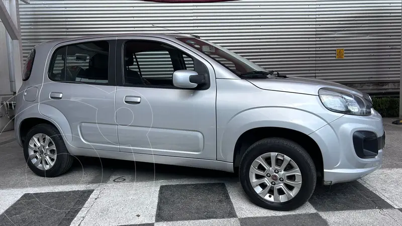 Foto Fiat Uno Like usado (2019) color plateado financiado en mensualidades(enganche $60,610 mensualidades desde $2,604)