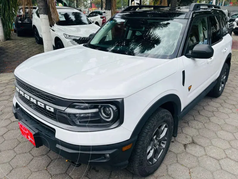 Foto Ford Bronco Sport Badlands usado (2023) color Blanco financiado en mensualidades(enganche $160,444 mensualidades desde $14,251)