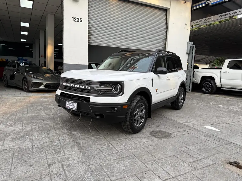 Foto Ford Bronco Sport Badlands usado (2023) color Blanco financiado en mensualidades(enganche $132,000 mensualidades desde $19,642)