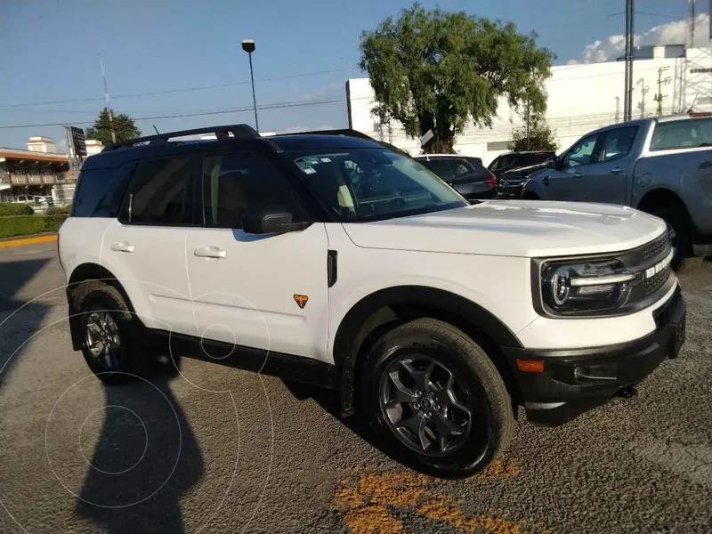 Foto Ford Bronco Sport Badlands usado (2022) color Blanco financiado en mensualidades(enganche $109,536 mensualidades desde $11,950)