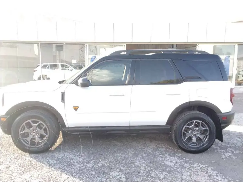 Foto Ford Bronco Sport Badlands usado (2022) color Blanco precio $489,000
